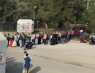 Ολυμπιακός - Εφές: Χαμός έξω από το ΣΕΦ